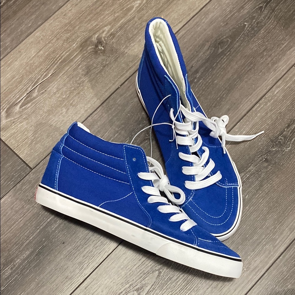 NWOT! UNLTD Blue High-Top Sneakers